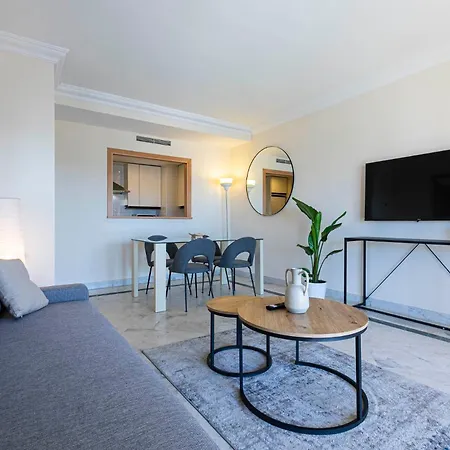 Marbella Home Rentals - Marina Banus, Puerto Banus, Seaview, 2Br, Parking & Pool Marbella