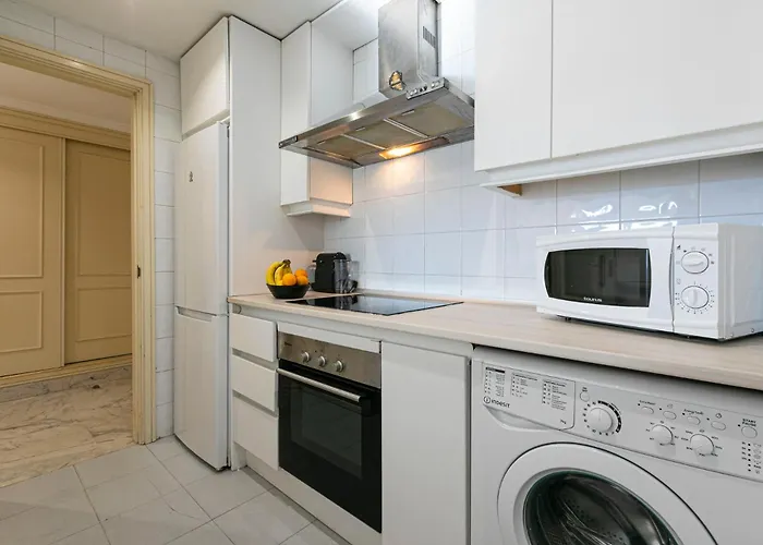شقة - Marina Banus, Puerto Banus, Seaview, 2br, Parking & Pool ماربيا