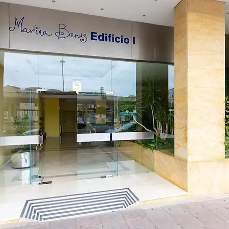 - Marina Banus, Puerto Banus, Seaview, 2br, Parking & Pool 公寓