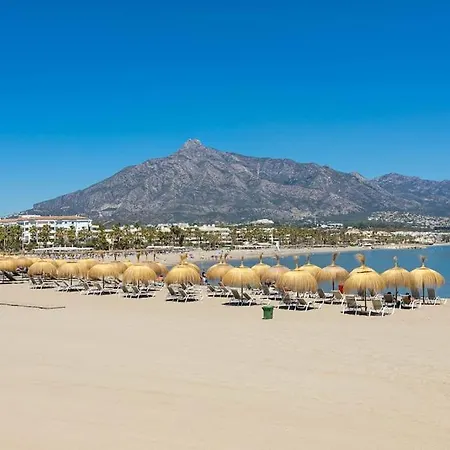 - Marina Banus, Puerto Banus, Seaview, 2br, Parking & Pool Apartmán *