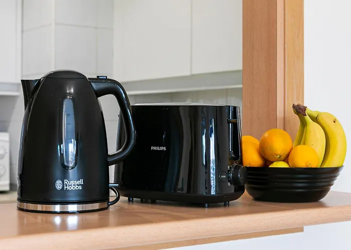 - Marina Banus, Puerto Banus, Seaview, 2br, Parking & Pool *