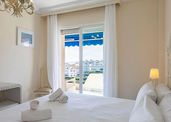 Apartament - Marina Banus, Puerto Banus, Seaview, 2br, Parking & Pool