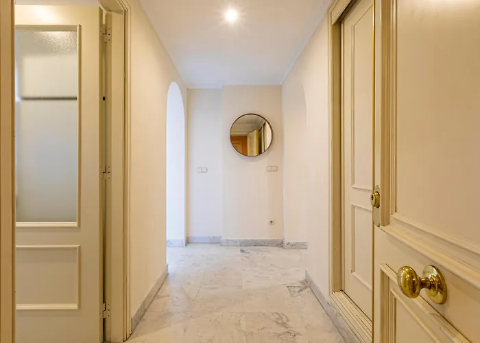 Apartament - Marina Banus, Puerto Banus, Seaview, 2br, Parking & Pool