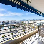 - Marina Banus, Puerto Banus, Seaview, 2br, Parking & Pool Apartment Marbella