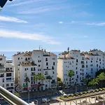 - Marina Banus, Puerto Banus, Seaview, 2br, Parking & Pool *