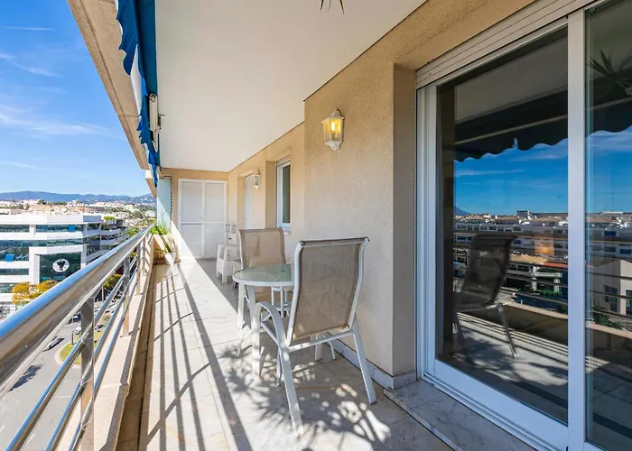 Apartment - Marina Banus, Puerto Banus, Seaview, 2br, Parking & Pool Marbella