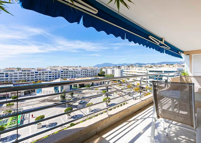 - Marina Banus, Puerto Banus, Seaview, 2br, Parking & Pool דירה מארבלה